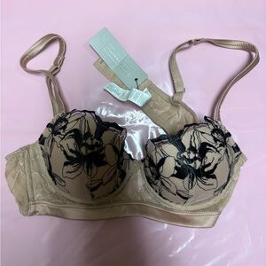 Intimissimi 34B Elegant Floral Lace Bra in Black and Tan